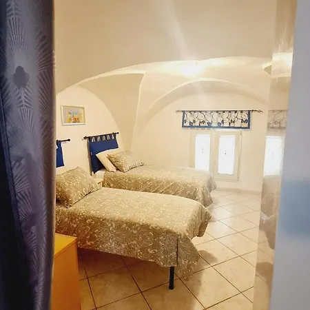 Daire Ambra House